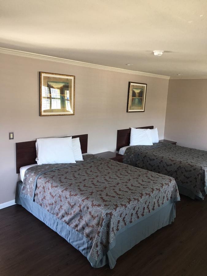 Royal Palace Inn Дейли Сити Екстериор снимка
